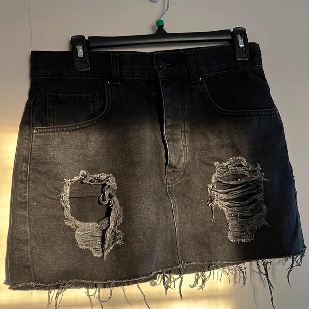 Forever 21 black skirt